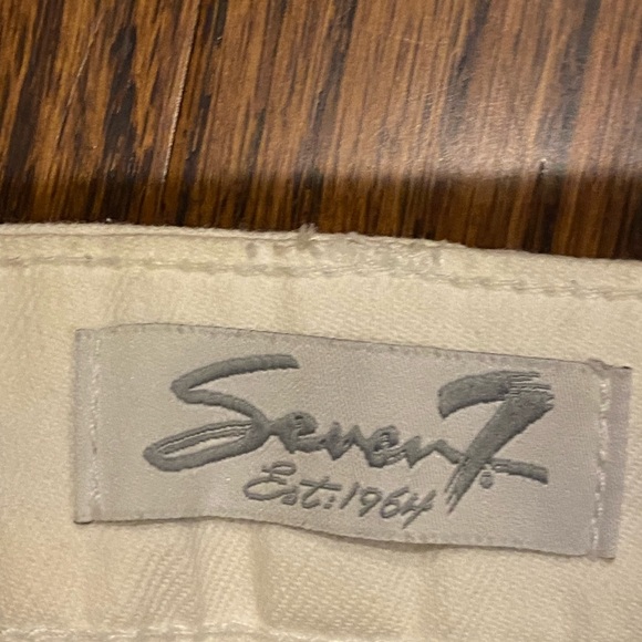 Seven White Capri Crop Pants Embroidered Stitched Side Southwest Women's Size 10 - Picture 2 of 6